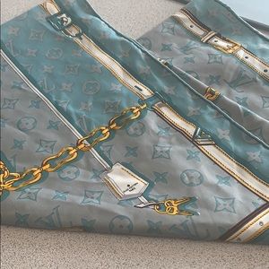 Louis vittion Blue with chain print scarf. 51 inch